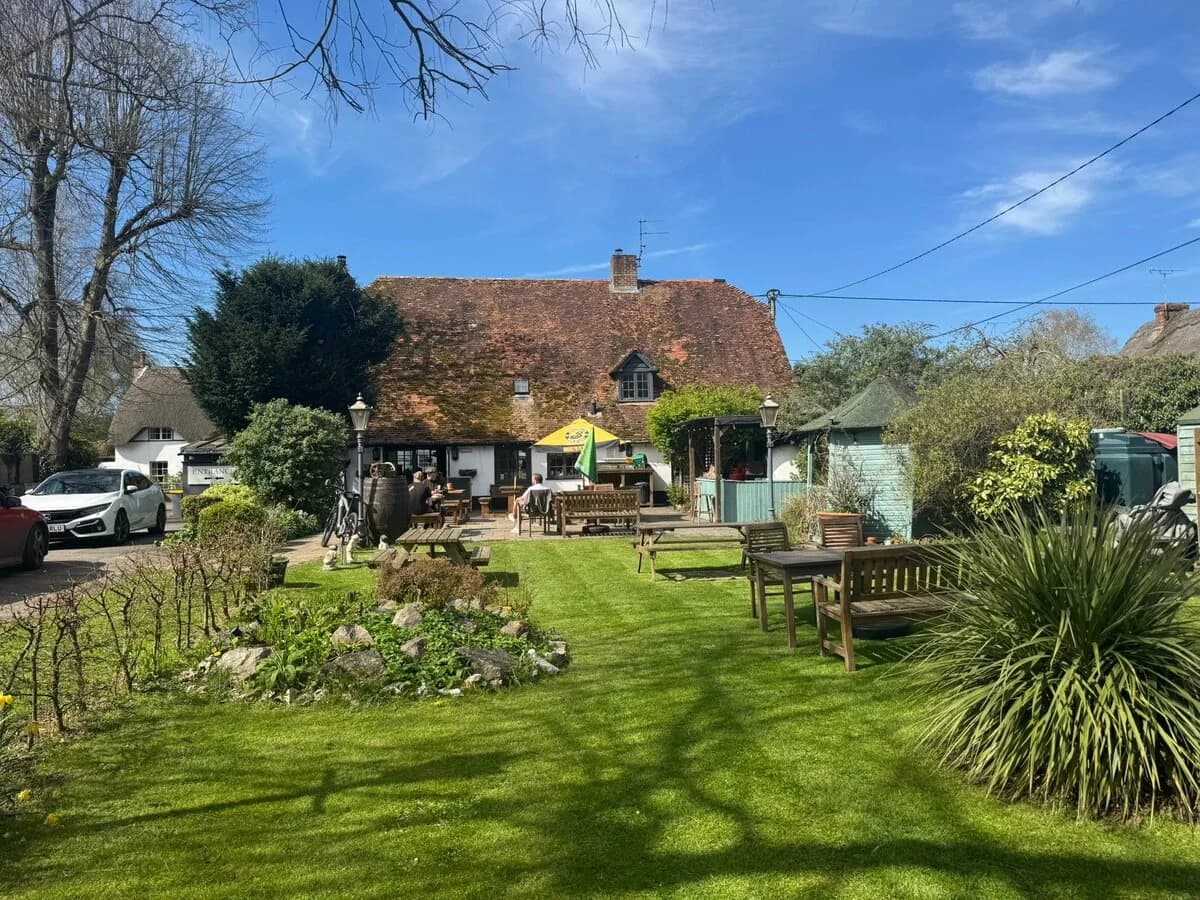 Garden area at The Cricketers Inn